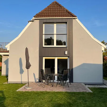 Ferienwohnung Bakker Huus Eg Emden Exterior foto